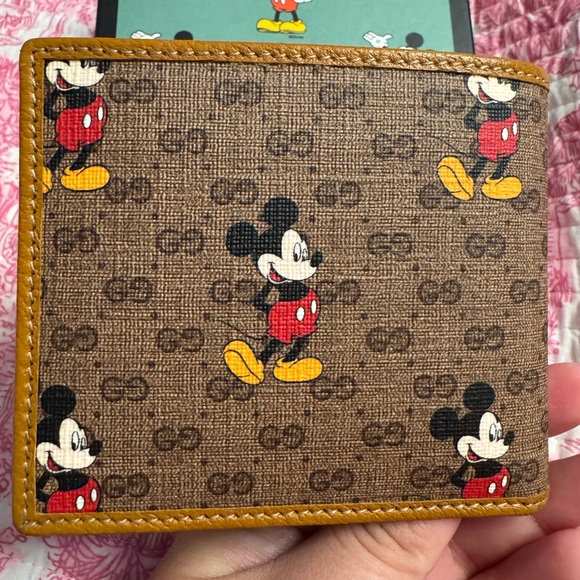 Excellent used condition Men’s Disney x Gucci wallet - Picture 5 of 7